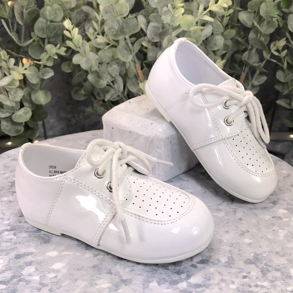 Swea’ Pea & Lilli White Patent Classic Lace-Up Dress Shoes Little Girls 5✨NWOT✨ - Picture 1 of 8